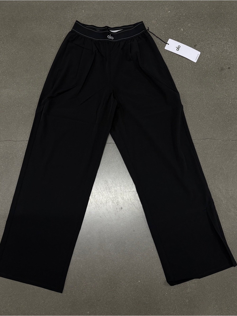 ALO Yoga Women’s Black Wide-Leg Performance Pants